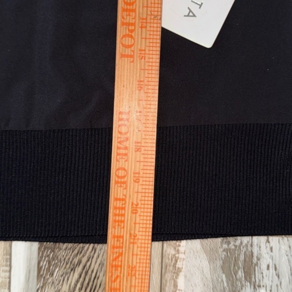 New Athleta Zephyr Shell Pullover Womens Ribbed Tank Top Featherweight Black S - Picture 10 of 10